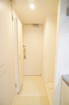 収納もある玄関です