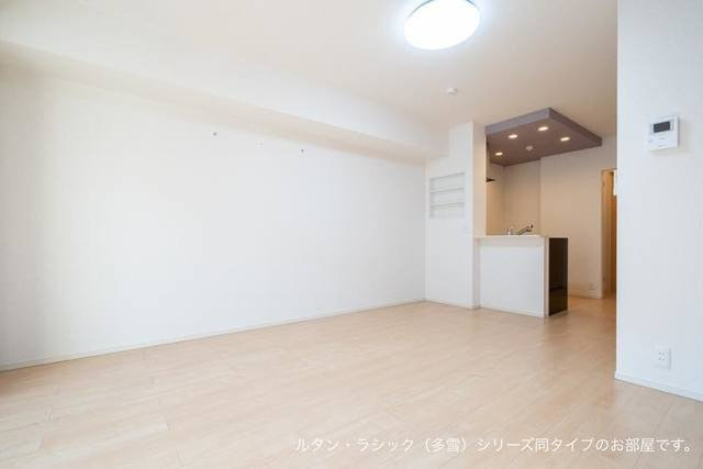 アドラブールの居間・リビング