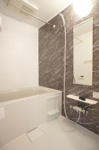 サン・マーレンⅢの浴室