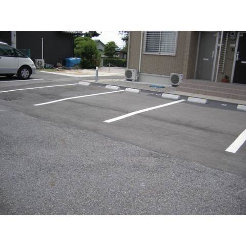 ベルコリーヌ真宮の駐車場