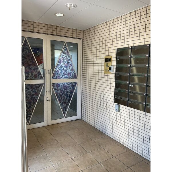 アイリスTAKEJIのエントランス