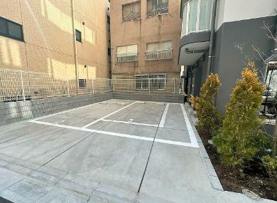 【駐車場】 | ルミーク浅草 | 駐車場があるので、車を買う予定の方も安心です