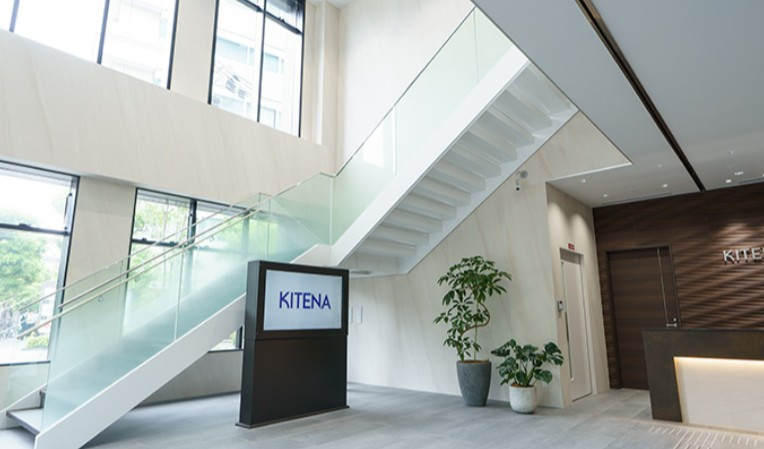 KITENA新大阪のエントランス