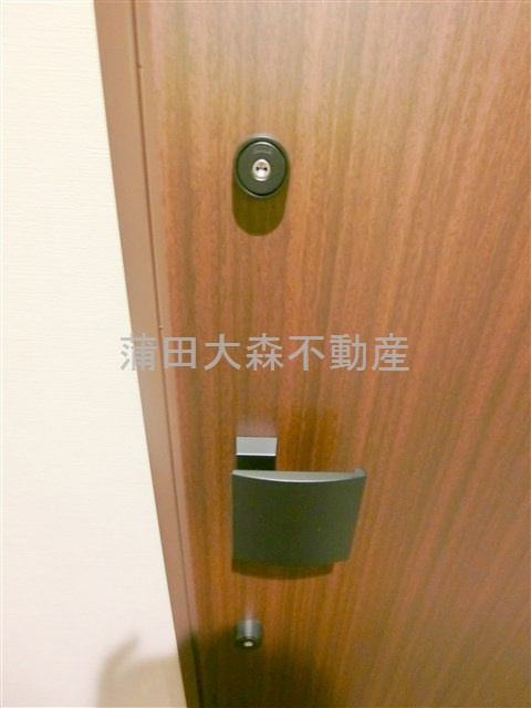 CREVISTAクレヴィスタ多摩川六郷の玄関