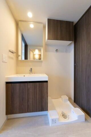 プラウドフラット西日暮里の洗面所