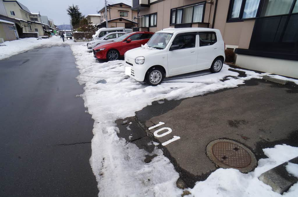 リラ・フィオーレの駐車場