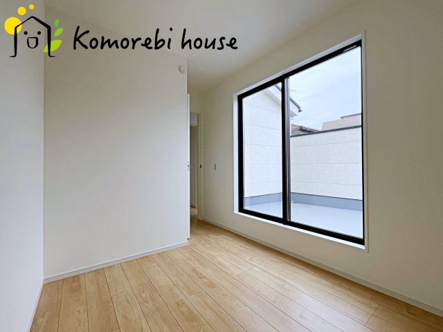 KIS上尾市井戸木8期　新築一戸建て　KEIAI GRACE　01の洋室|スタンダードな洋室です