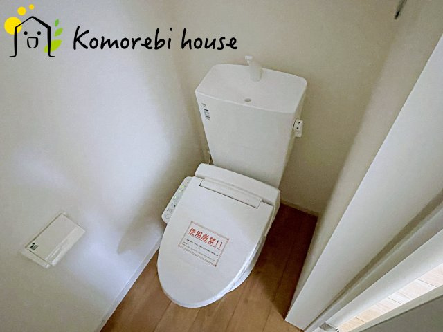 KIS上尾市井戸木8期　新築一戸建て　KEIAI GRACE　01のトイレ|落ち着いたトイレです