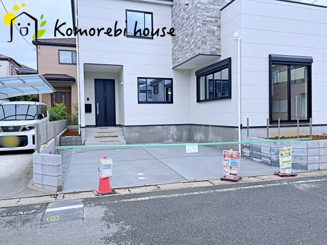 KIS上尾市井戸木8期　新築一戸建て　KEIAI GRACE　01の駐車場|車をお持ちの方に嬉しい駐車場付きの物件です
