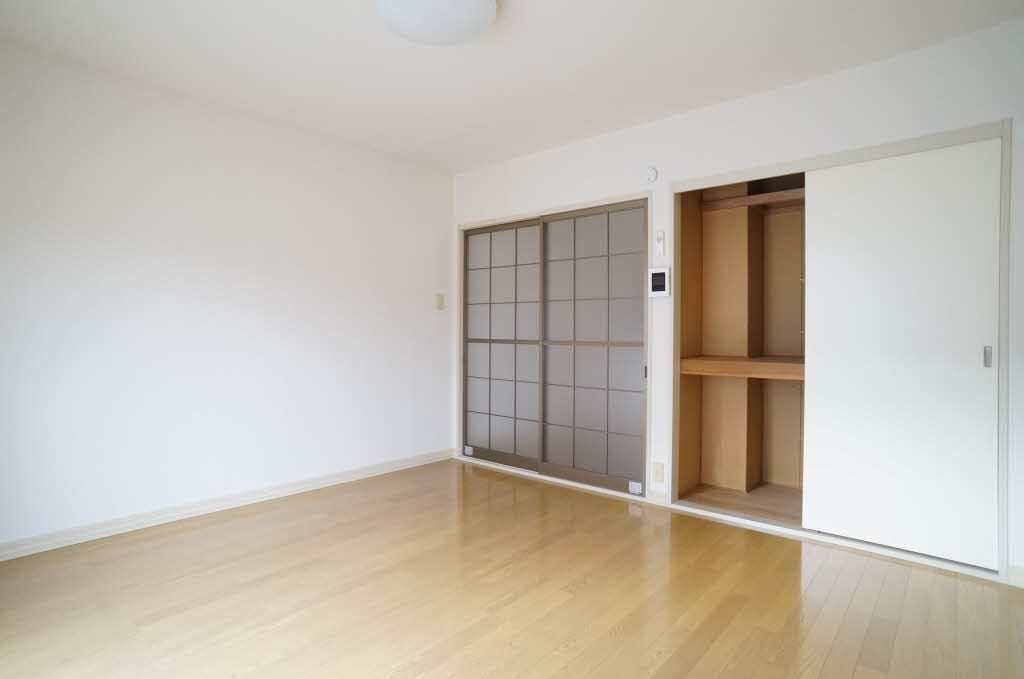 パティオ・グランデ Ｃの洋室