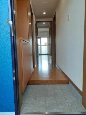 【玄関】 | アズゥ－ル | 収納もある玄関です