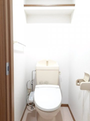 【トイレ】 | アズゥ－ル | 清潔感のあるトイレです