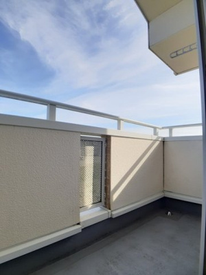 【バルコニー】 | カトル・セゾン | 開放的で明るい空間を演出してくれるバルコニーです