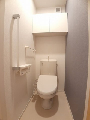【トイレ】 | ヴェルソー有本Ⅲ | 清潔感のあるトイレです