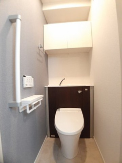 【トイレ】 | ヴィラ・コスタリカ | 落ち着いた色調のトイレです