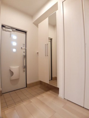 【玄関】 | メゾン・ド・ピオナ | 明るい玄関です