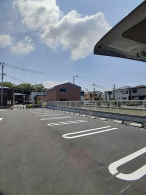 【駐車場】 | メゾン・ド・ピオナ | 駐車場があるので、車を買う予定の方も安心です