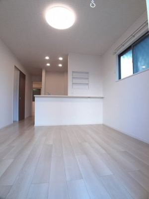 【居間・リビング】 | メゾン・ド・ピオナ | ゆったりとした居間です