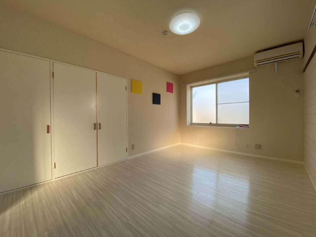 ＠Ｒｏｏｍの内装