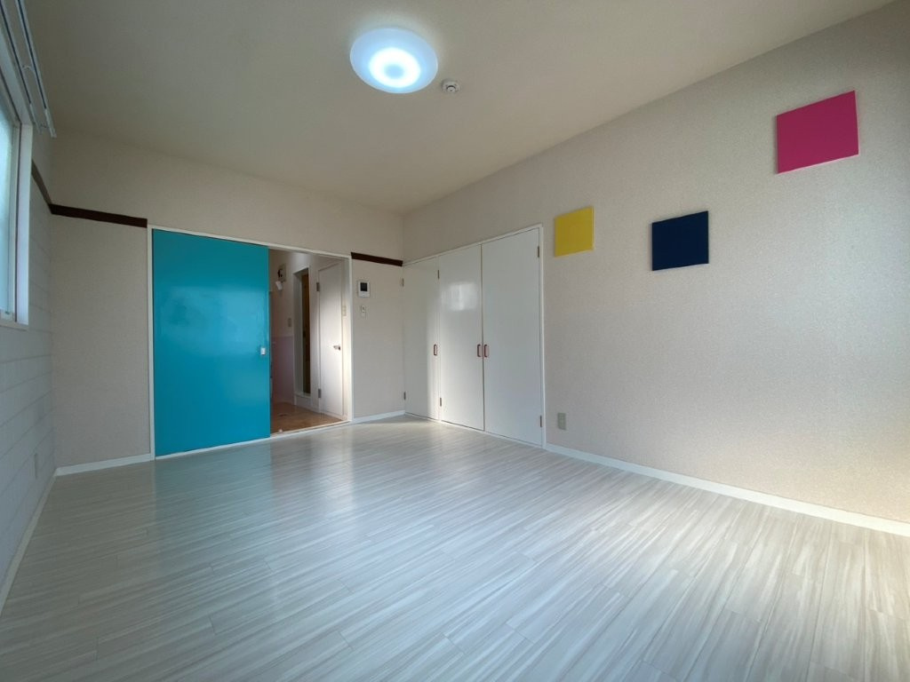 ＠Ｒｏｏｍの内装