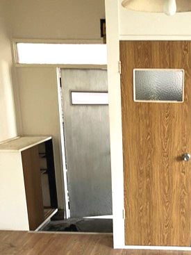 チェリーハウスの玄関