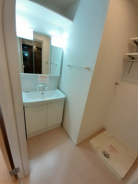 ヴィラ　アルドーレの独立洗面台|洗面所