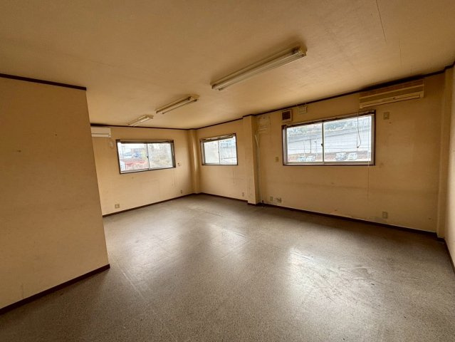 大西町楊枝倉庫の内装