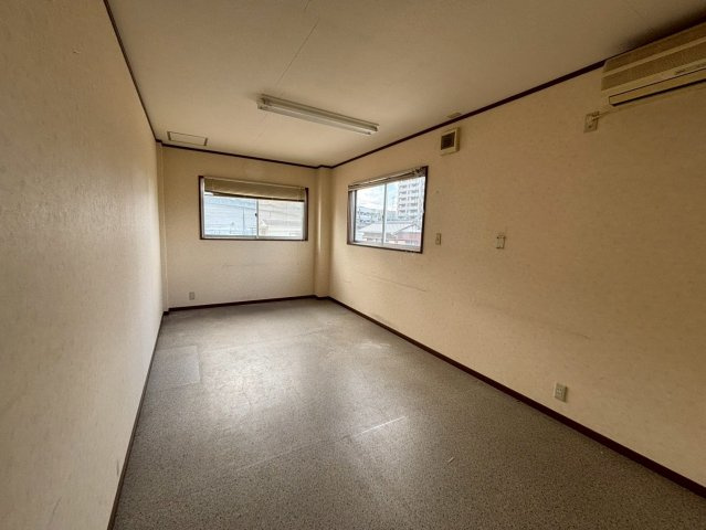 大西町楊枝倉庫の内装