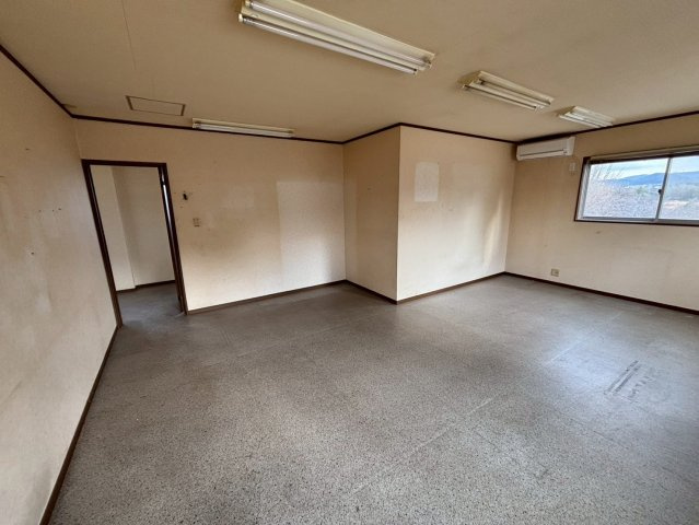 大西町楊枝倉庫の内装