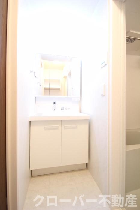 ミルキークォーツの独立洗面台|洗髪洗面化粧台