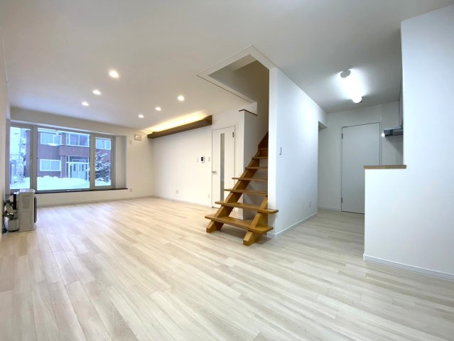 東苗穂13条4丁目の居間・リビング