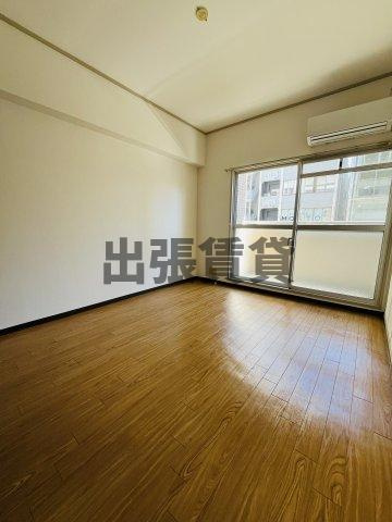 仲介手数料０円！シティライフ栄の居間・リビング