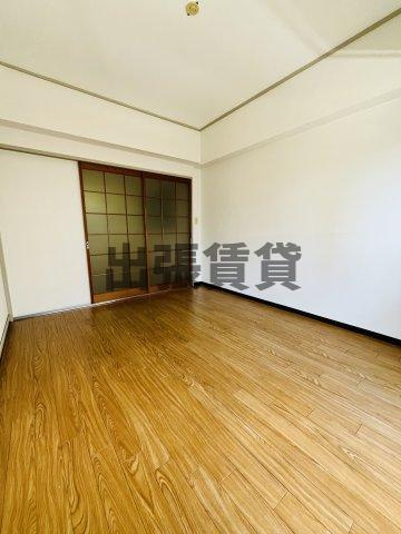 仲介手数料０円！シティライフ栄の居間・リビング