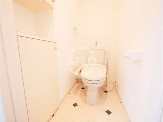 サザンパークスのトイレ|サザンパークス　収納付き　温水洗浄便座