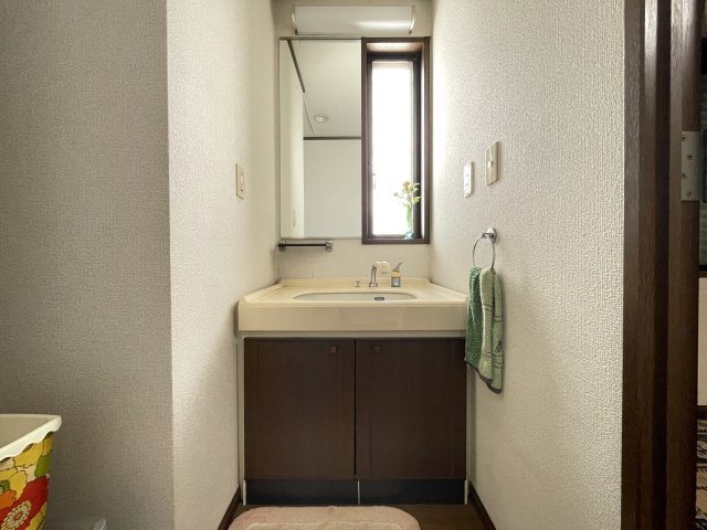 岡崎市赤渋町の独立洗面台