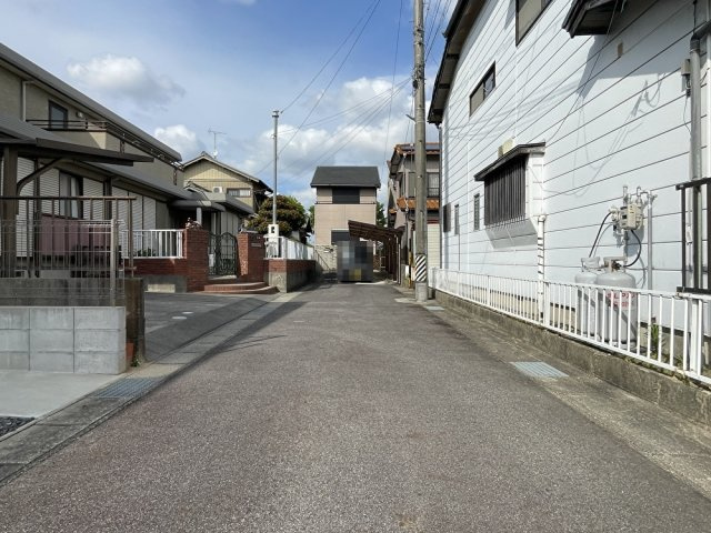 岡崎市赤渋町の前面道路含む現地写真