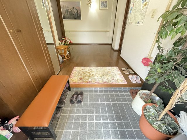 岡崎市赤渋町の玄関