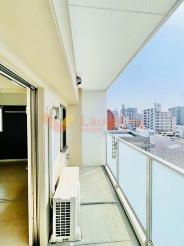 エル・グリシーヌのバルコニー|暖かな日差しのふりそそぐバルコニー