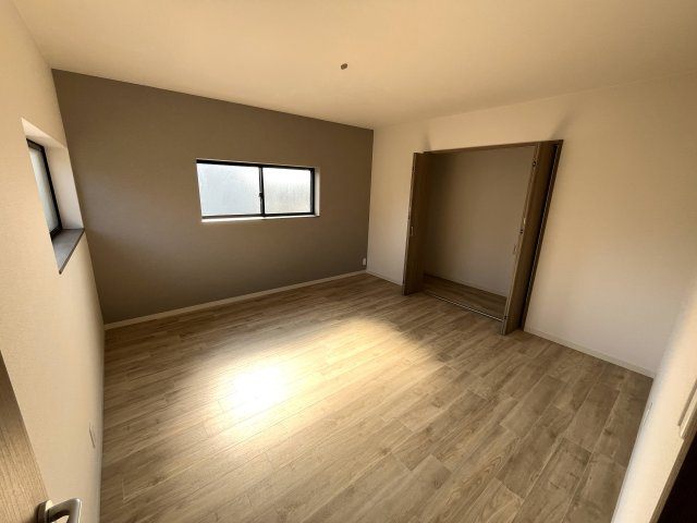 【洋室】 | 仲介手数料無料！藤山小学校に通えるリフォーム済み中古住宅　宇部市上条５丁目 | 使い勝手のいい洋室です