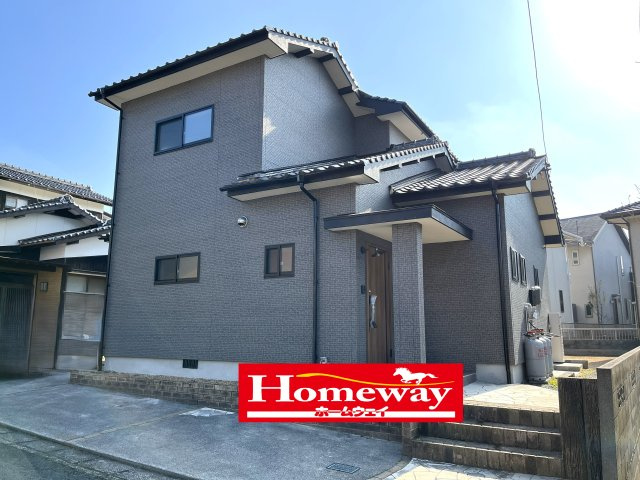 【外観】 | 仲介手数料無料！藤山小学校に通えるリフォーム済み中古住宅　宇部市上条５丁目 | かわいいお家になって誕生しました