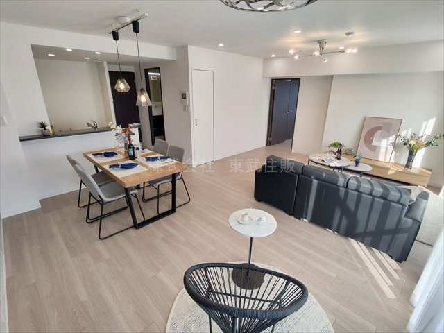 【居間・リビング】の画像