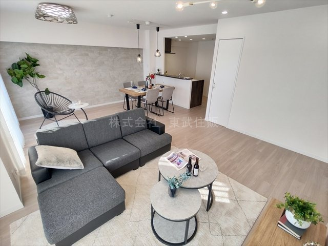 【居間・リビング】の画像