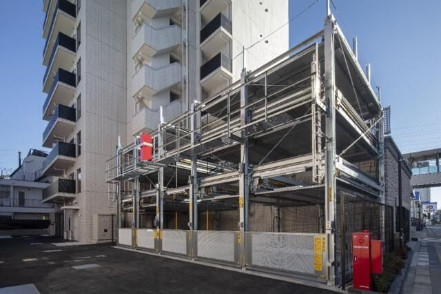 プレジオ西新井の駐車場