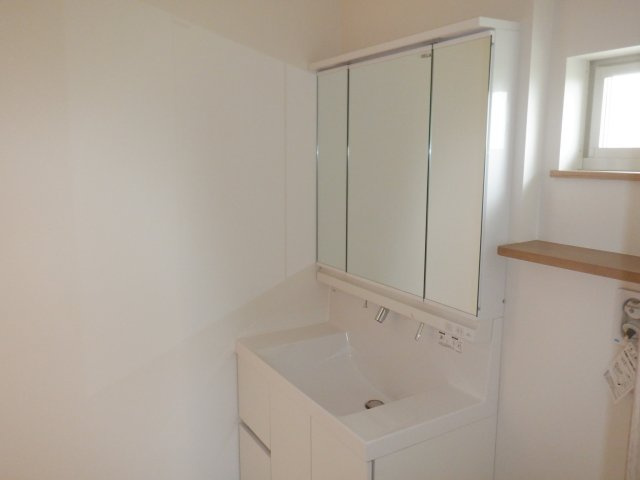 下真倉戸建の独立洗面台