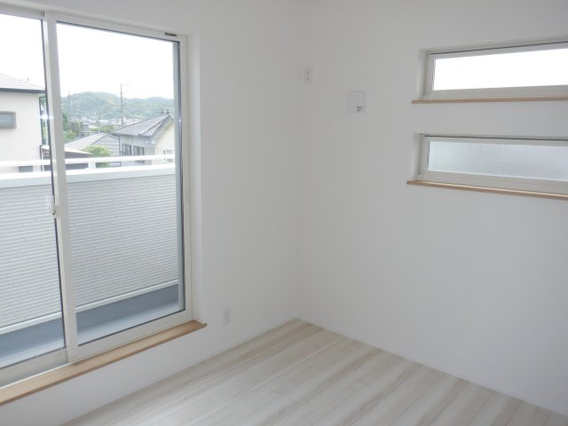 下真倉戸建の洋室