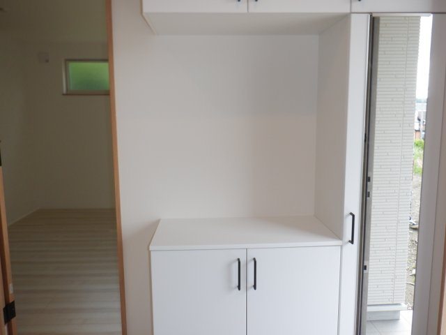 下真倉戸建の玄関