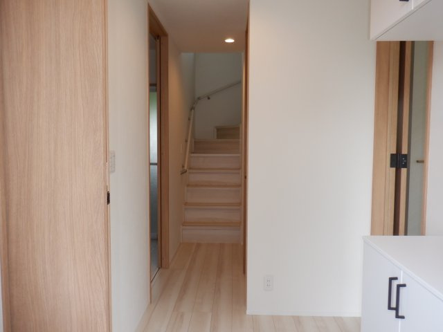 下真倉戸建の玄関