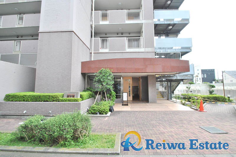 グランドビュー茅ヶ崎のエントランス