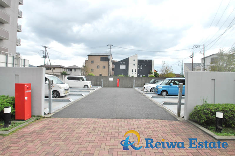 グランドビュー茅ヶ崎の駐車場