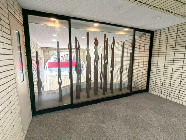 ディアプラザ根津のエントランス